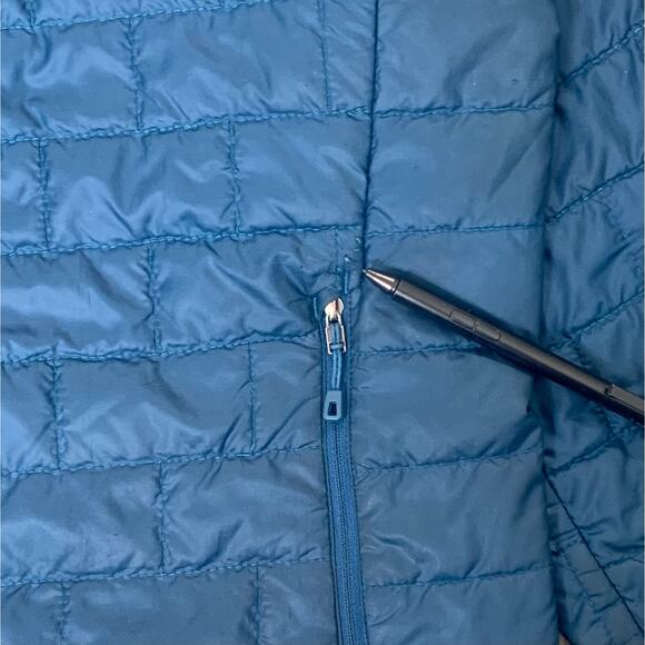 PATAGONIA Nano Puff Jacket Men Medium Crater Blue Quilt Full Zip 84212 GUC *Tear - Picture 3 of 5